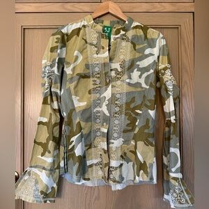 Johnny Was 3J Workshop Camoflauge Embroidered Cotton Button Down Cuffs / Small